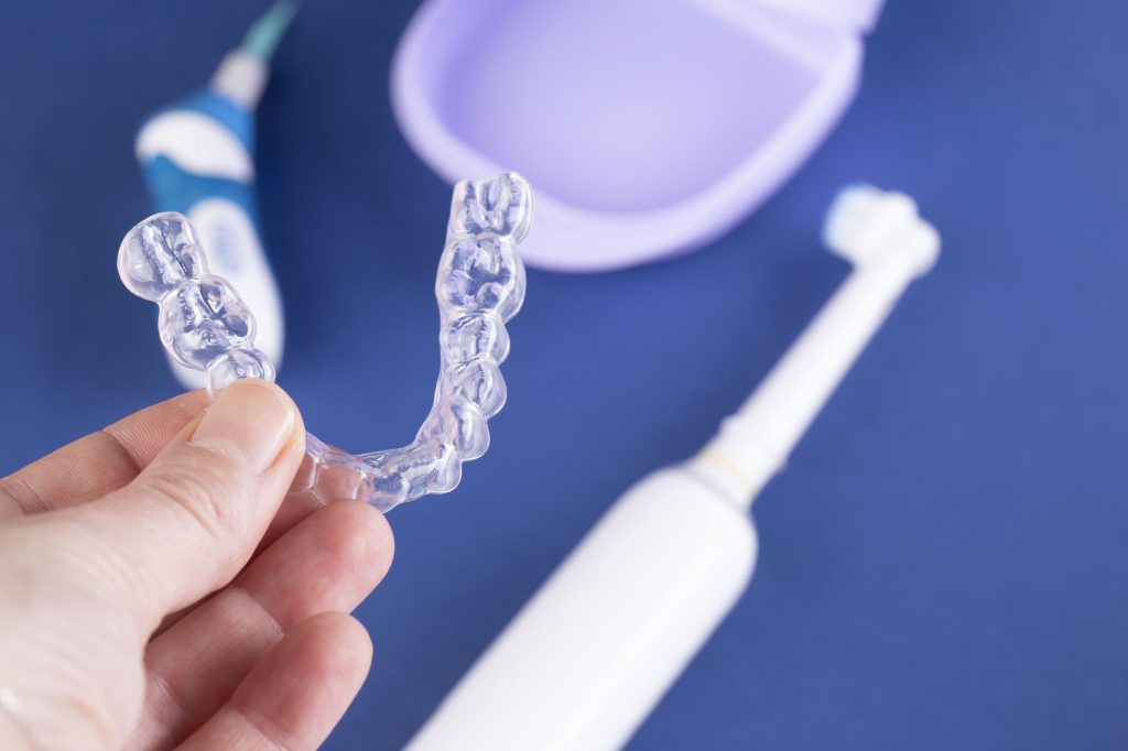 how to clean invisalign