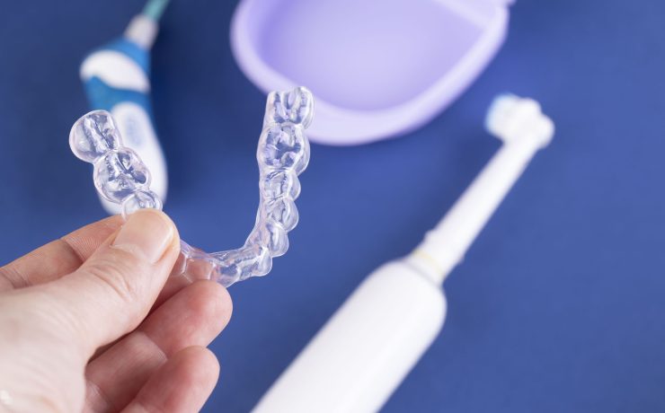 how to clean invisalign